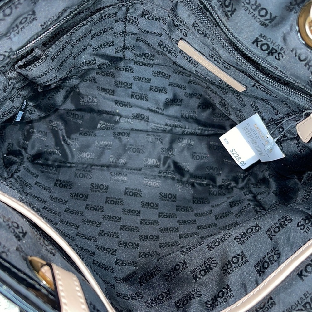 Michael Kors Jet Set Tote Bag - Picture 7 of 13